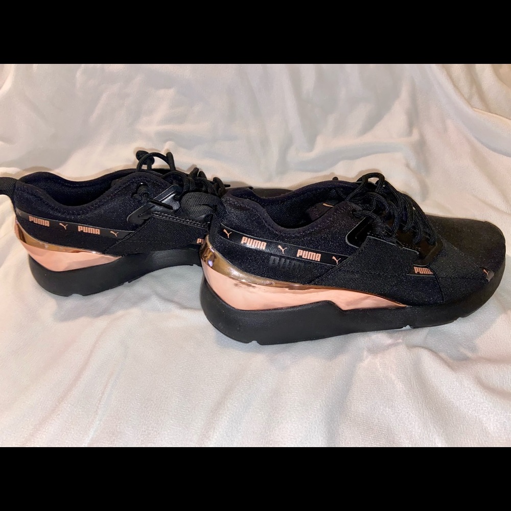 PUMA Sneakers